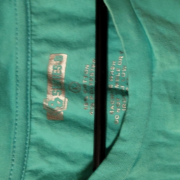 Not Basic Tank - Picture 3 of 4